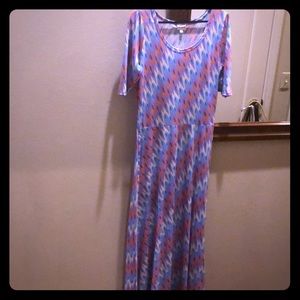 Floor length colorful pattern maxi dress